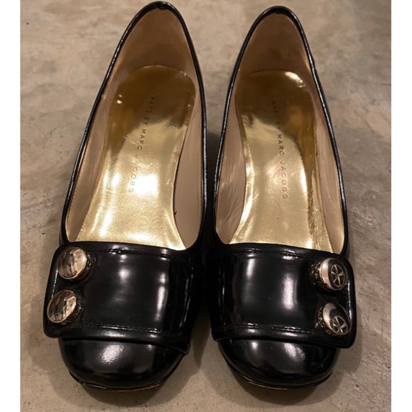 Authentic Marc Jacobs Patent Gold striped Pumps 34.5 (US 4.5) - Picture 1 of 6